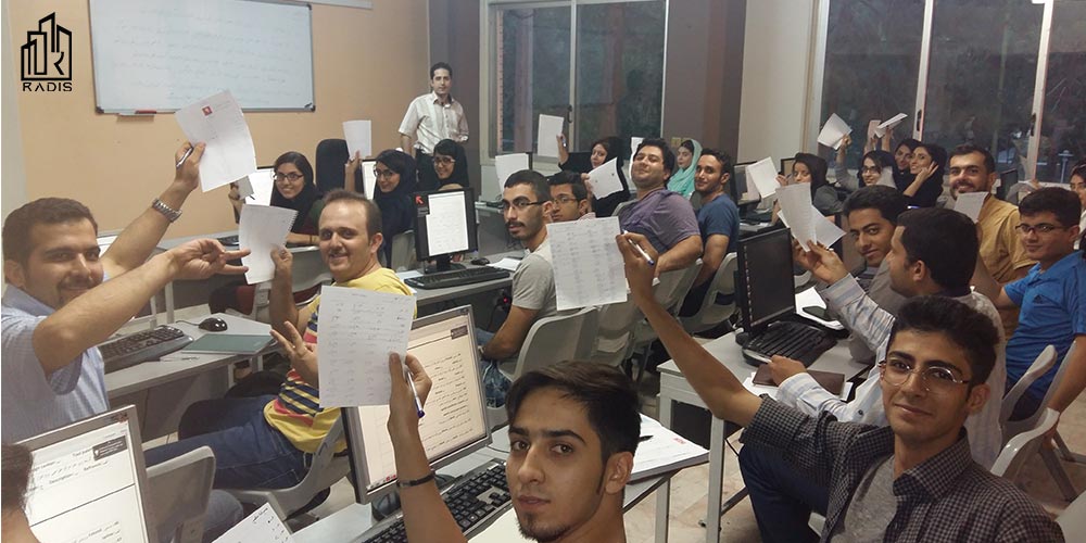 کلاس آموزش Etabs دوره محاسب حرفه‌ای رادیس با مهندس حسین زارعی در اصفهان